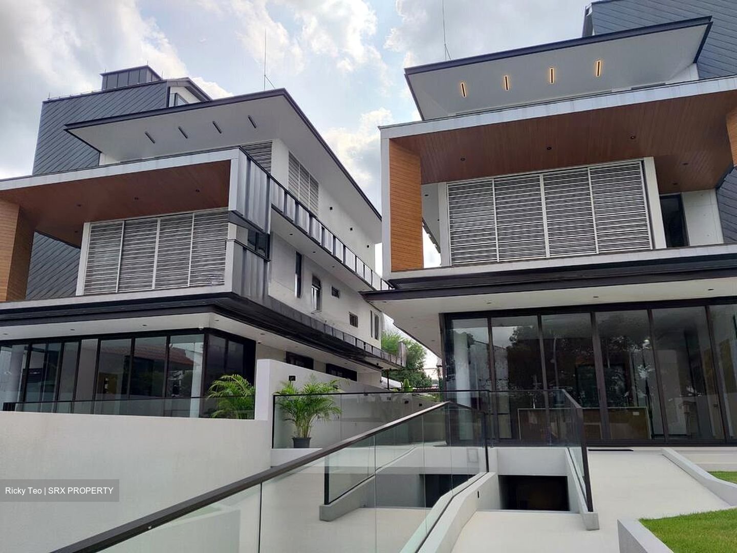 Seletar Garden (D28), Detached #456959031